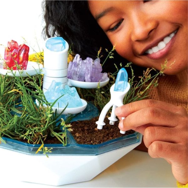 discovery-mindblown-stem-diy-light-up-terrarium-plants-crystals-geodome-grow-kit-16-pieces-32306066653271_720x-1