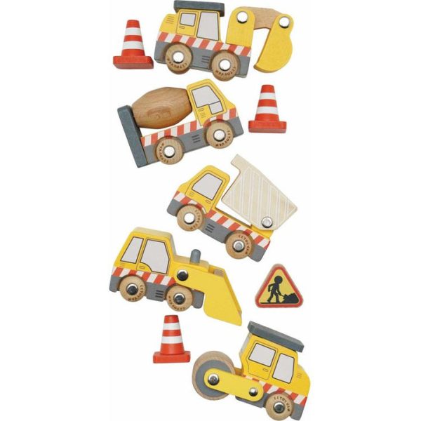 le-toy-van-preschool-7-piece-wood-construction-toy-cars-trucks-diggers-set-32562638749783_720x-5