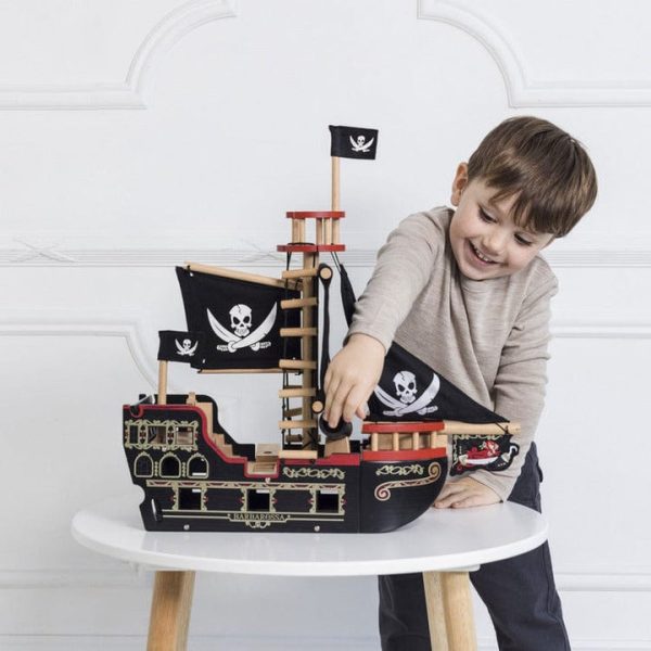 le-toy-van-preschool-barbarossa-pirate-ship-29823121260631_720x-3