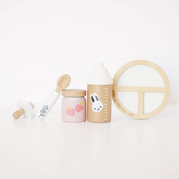 le-toy-van-preschool-dolls-nursing-kit-bag-8-pieces-1153095514_720x
