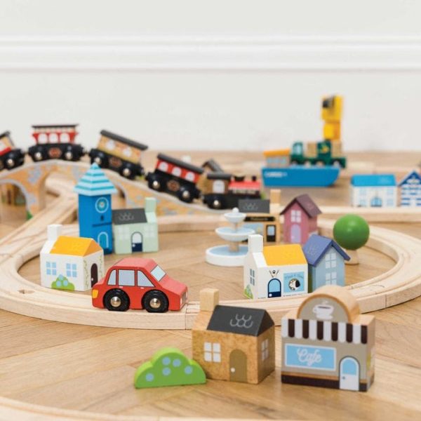 le-toy-van-preschool-royal-express-train-set-180-pieces-31479579770967_720x