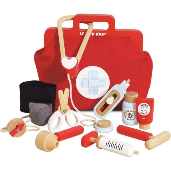 le-toy-van-preschool-vintage-doctor-roleplay-wooden-kit-10-piece-32562523865175_720x-1