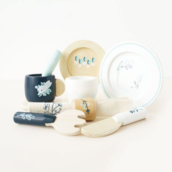 le-toy-van-preschool-wooden-cutlery-pretend-play-dining-set-1153095570_720x