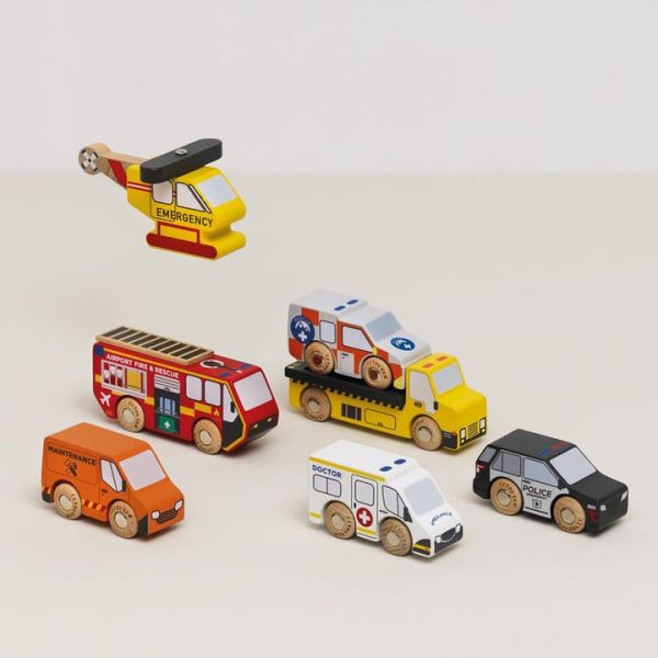 le-toy-van-preschool-wooden-set-of-7-emergency-vehicles-32563049594967_720x-2
