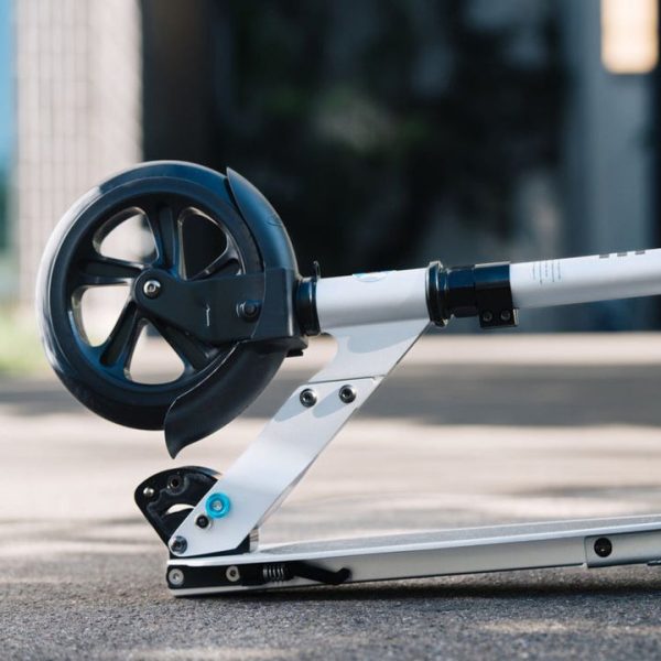 micro-kickboard-outdoor-micro-classic-scooter-matte-silver-32481357037655_720x-1