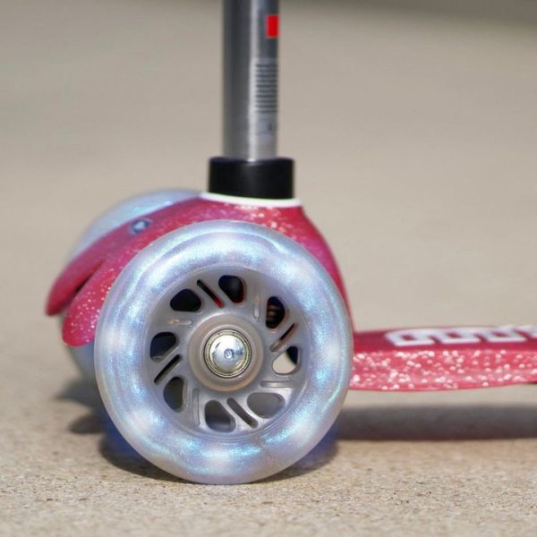 micro-kickboard-outdoor-micro-mini-glitter-led-scooter-pink-32480894222423_720x-2