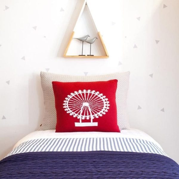 rian-tricot-room-decor-london-eye-pillow-32084936228951_720x-1